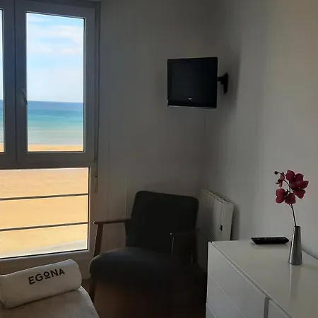 Egona - Baneru 3 Vivienda En 1 Linea De Playa Centro Ciudad