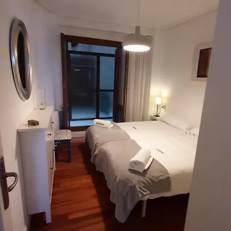 Baneru 3 Vivienda En 1 Linea De Playa Centro Ciudad By Egona Apartment Zarautz